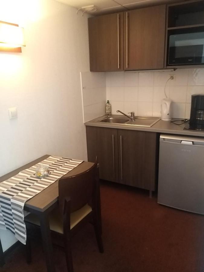 Studio Privatif Dans Hotel Residence Nimes Gare Eksteriør billede