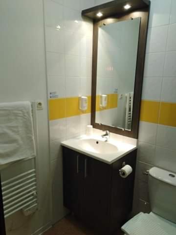 Studio Privatif Dans Hotel Residence Nimes Gare Eksteriør billede